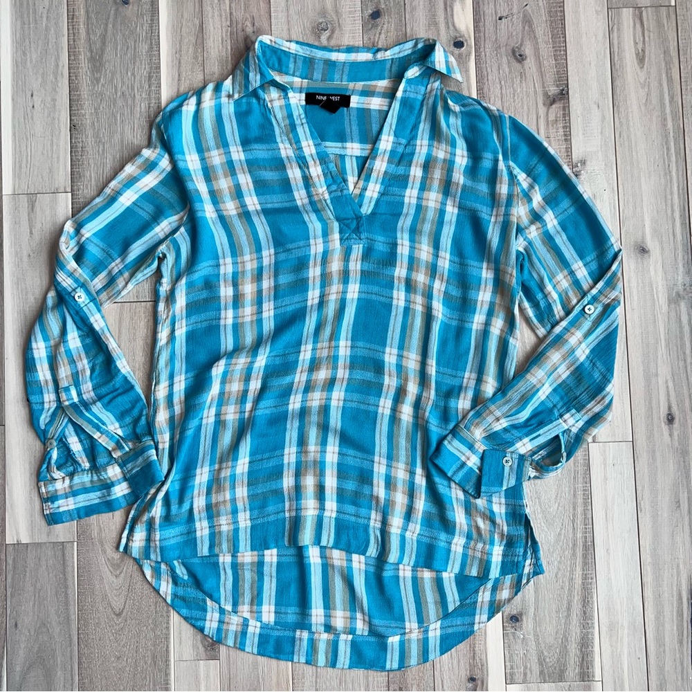 Nine West Blue and white Plaid Long Sleeves Loose Fit Lightweight Blouse Small